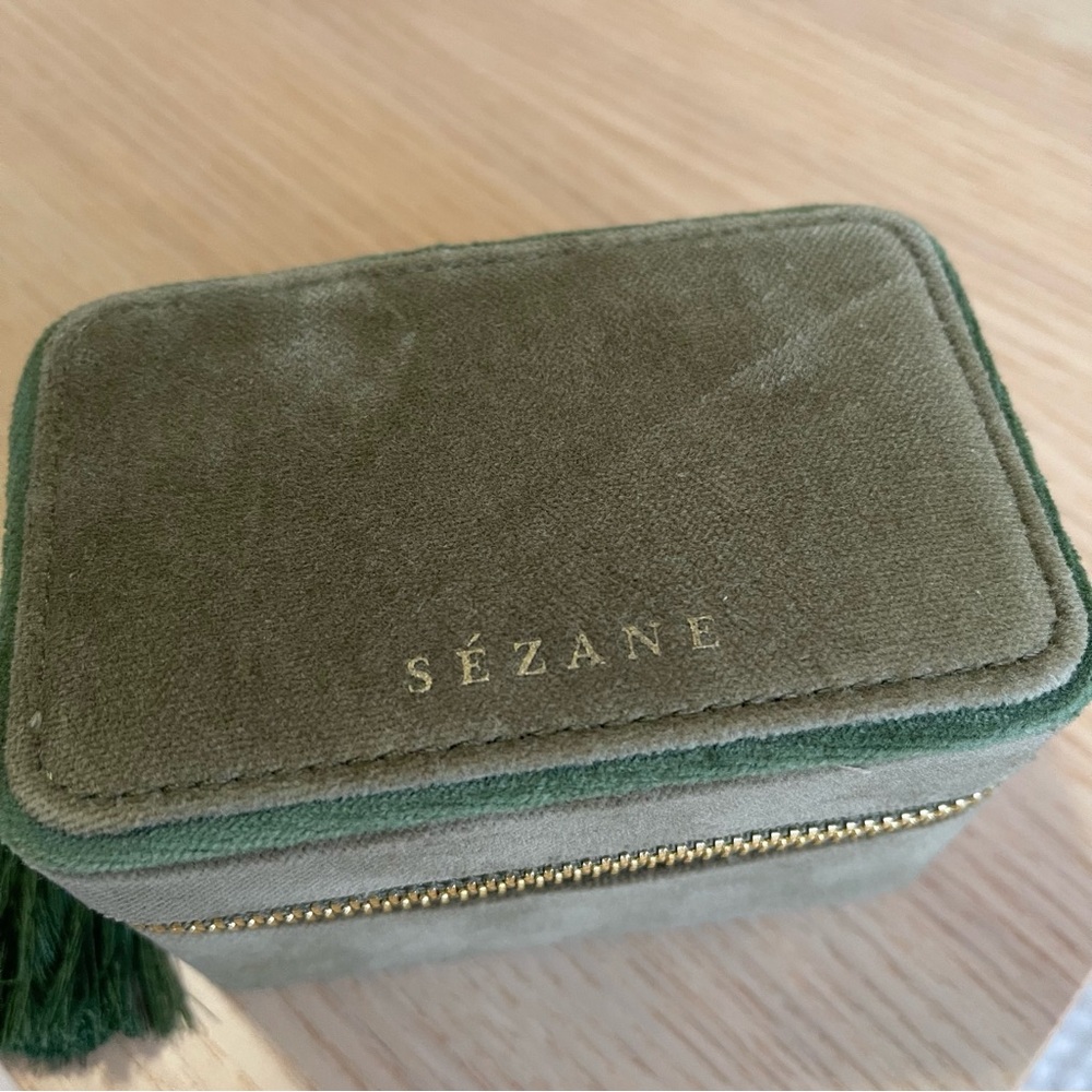 Sezane Velvet Jewelry Box - Picture 2 of 6
